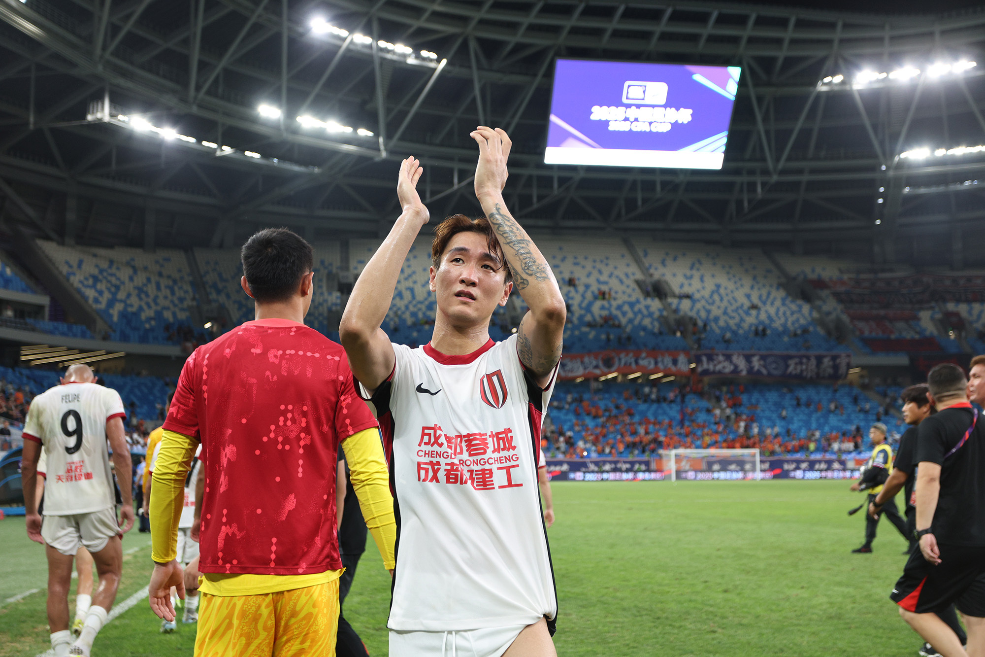 关于今晚成都蓉城主帅复盘——国王杯节点到来，气氛紧张，医务组通报恢复的信息