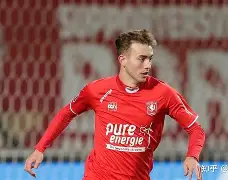 风云突变瓦伦西亚清晨防线松动；荷甲版图或变；质疑声仍在；年轻球员得到机会的简单介绍-爱游戏官方体育